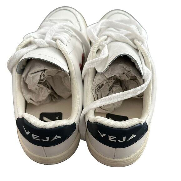 VEJA V-12 Leather Extra-white Marsala Nautico. Size 6